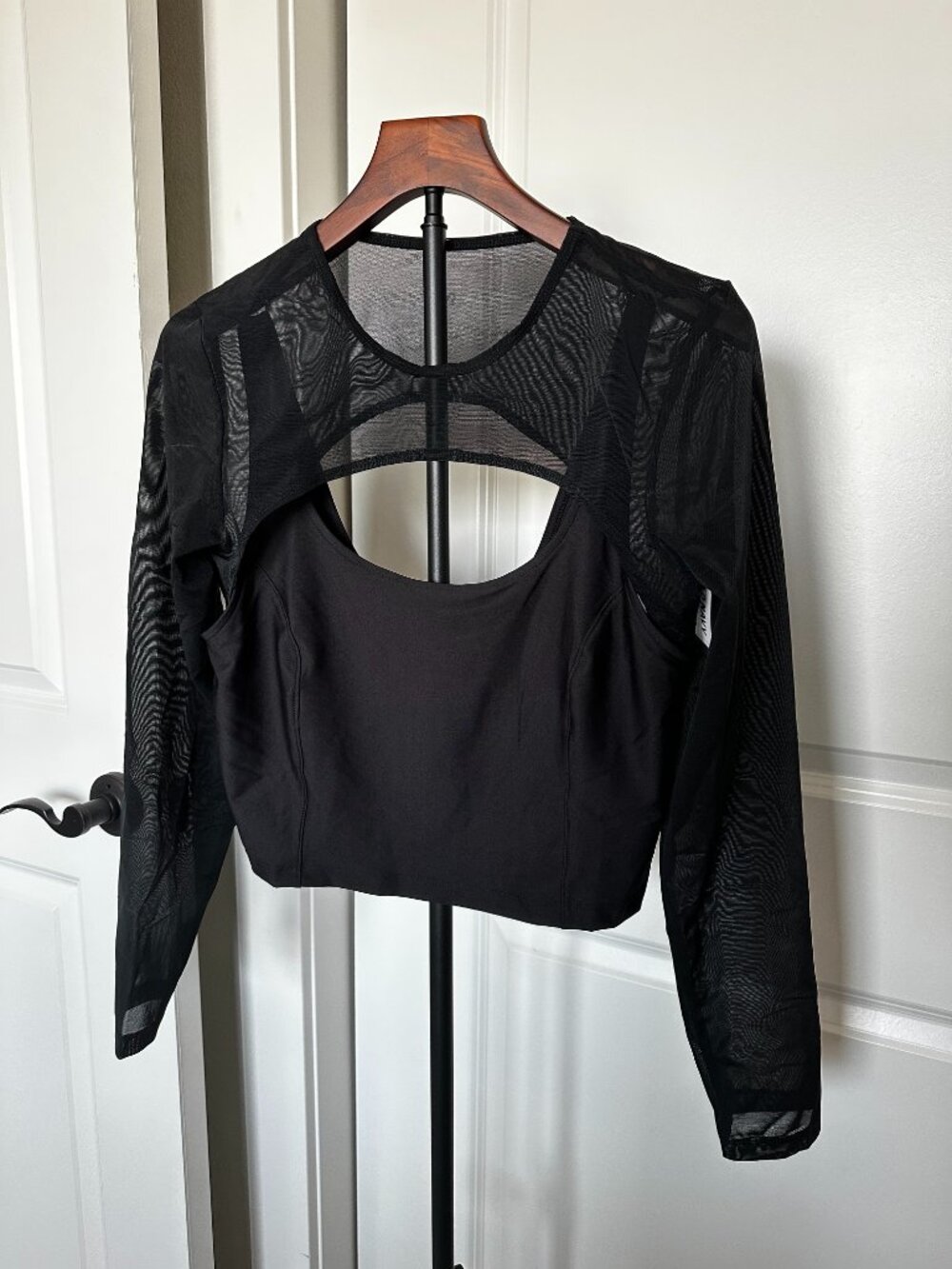 Old Navy Active PowerSoft Black Mesh Long Sleeve Crop Top Size Large